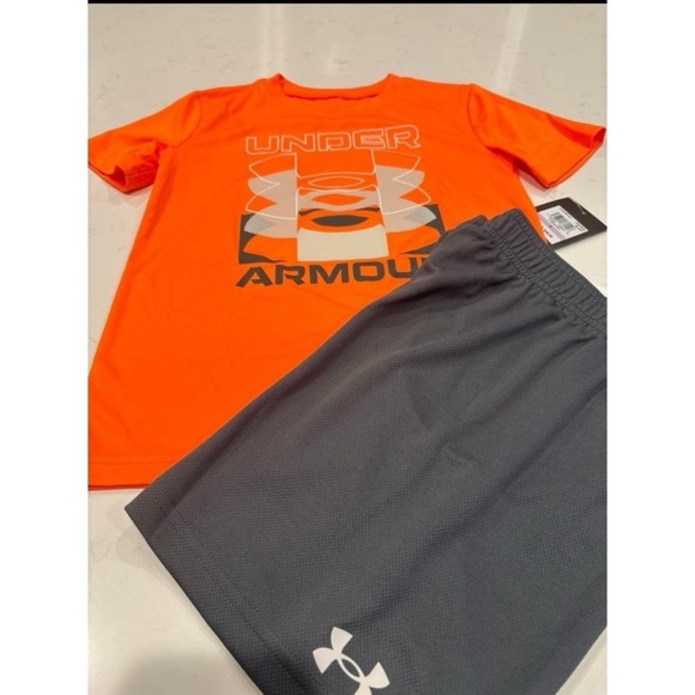 Under Armour Boys Orange Graphic‎ T-Shirt and Gray Mesh Shorts 2pc Set New